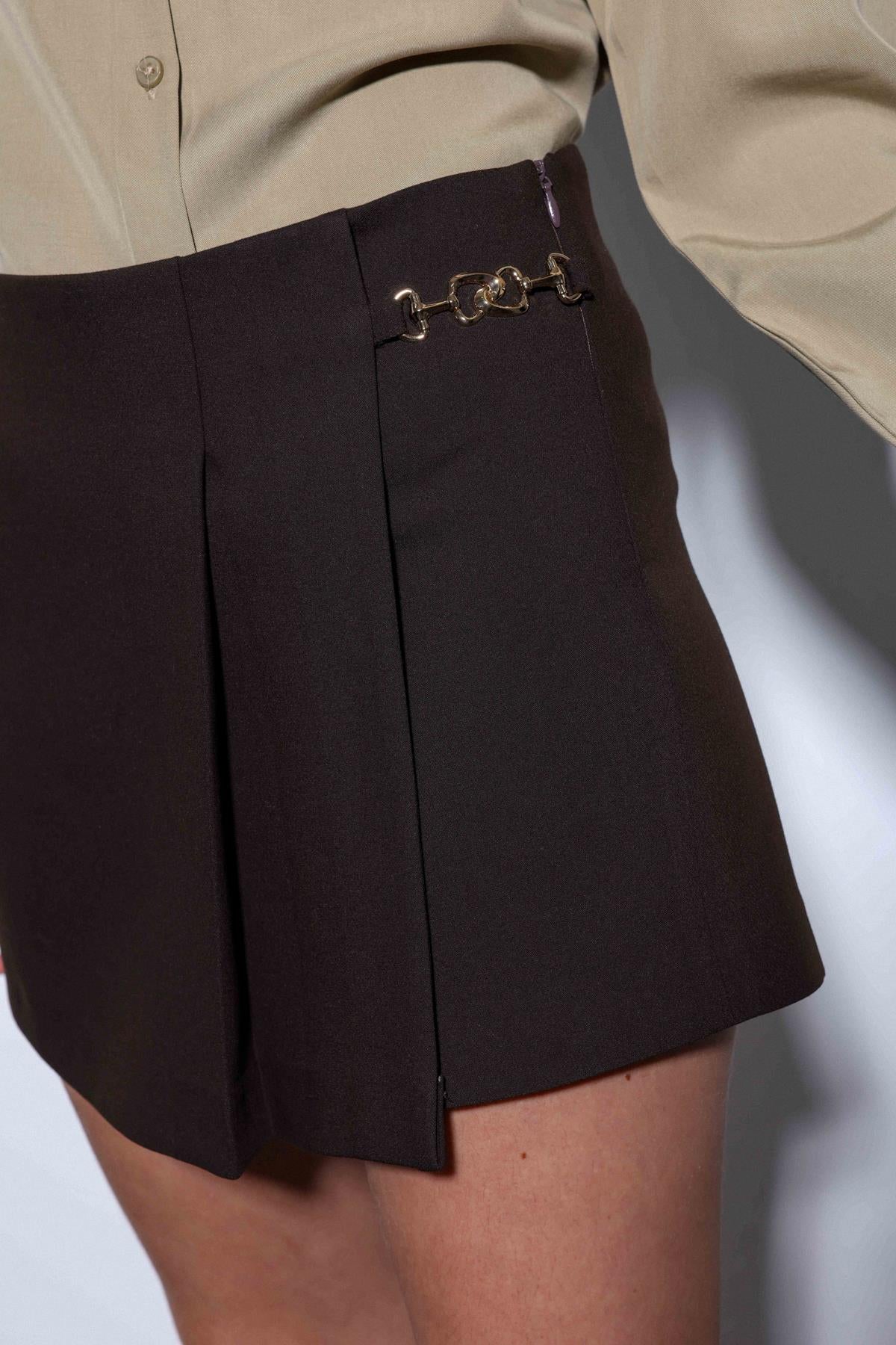 Antioch-Kahve Pileli Zincir Detaylı şort Etek-Etek-4-Milagron.com