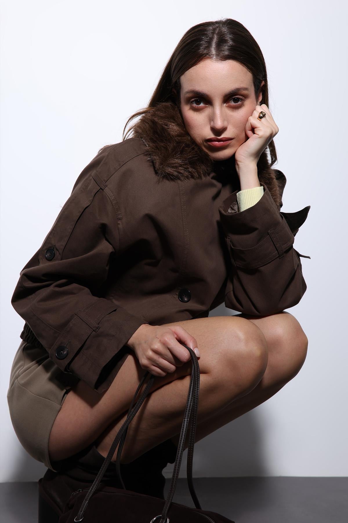 Antioch-Kahve Suni Kürklü Kısa Kadın Trençkot-Trençkot-5-Milagron.com