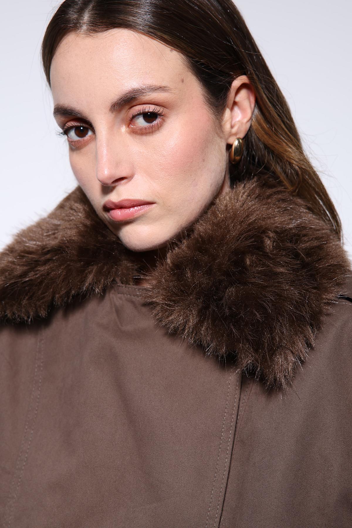 Antioch-Kahve Suni Kürklü Kısa Kadın Trençkot-Trençkot-7-Milagron.com