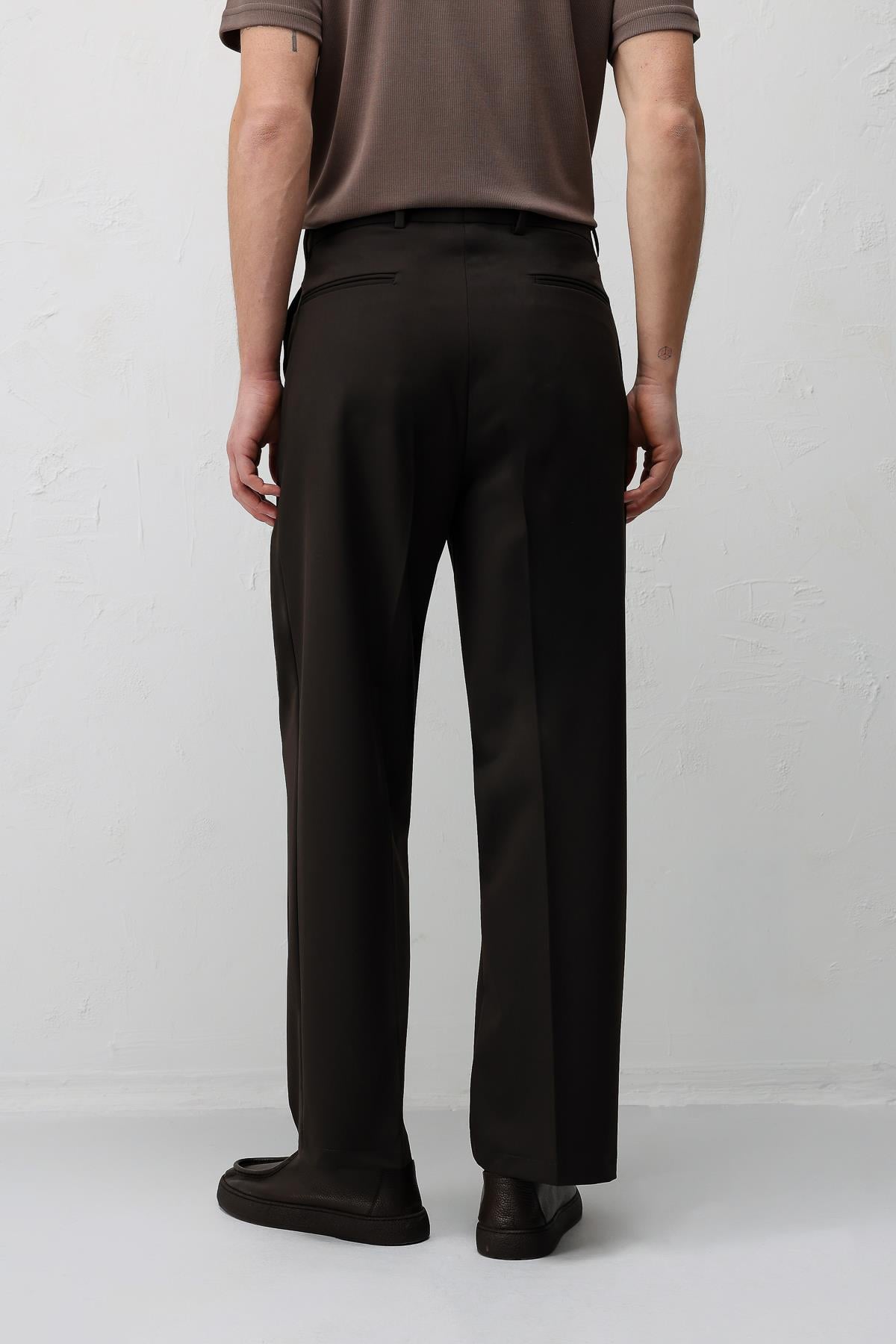 Antioch Koyu Kahve Pileli Relaxed Fit Erkek Pantolon