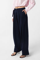 Antioch-Lacivert Kemerli Pilili Kadın Pantolon-Kumaş Pantolon-2-Milagron.com