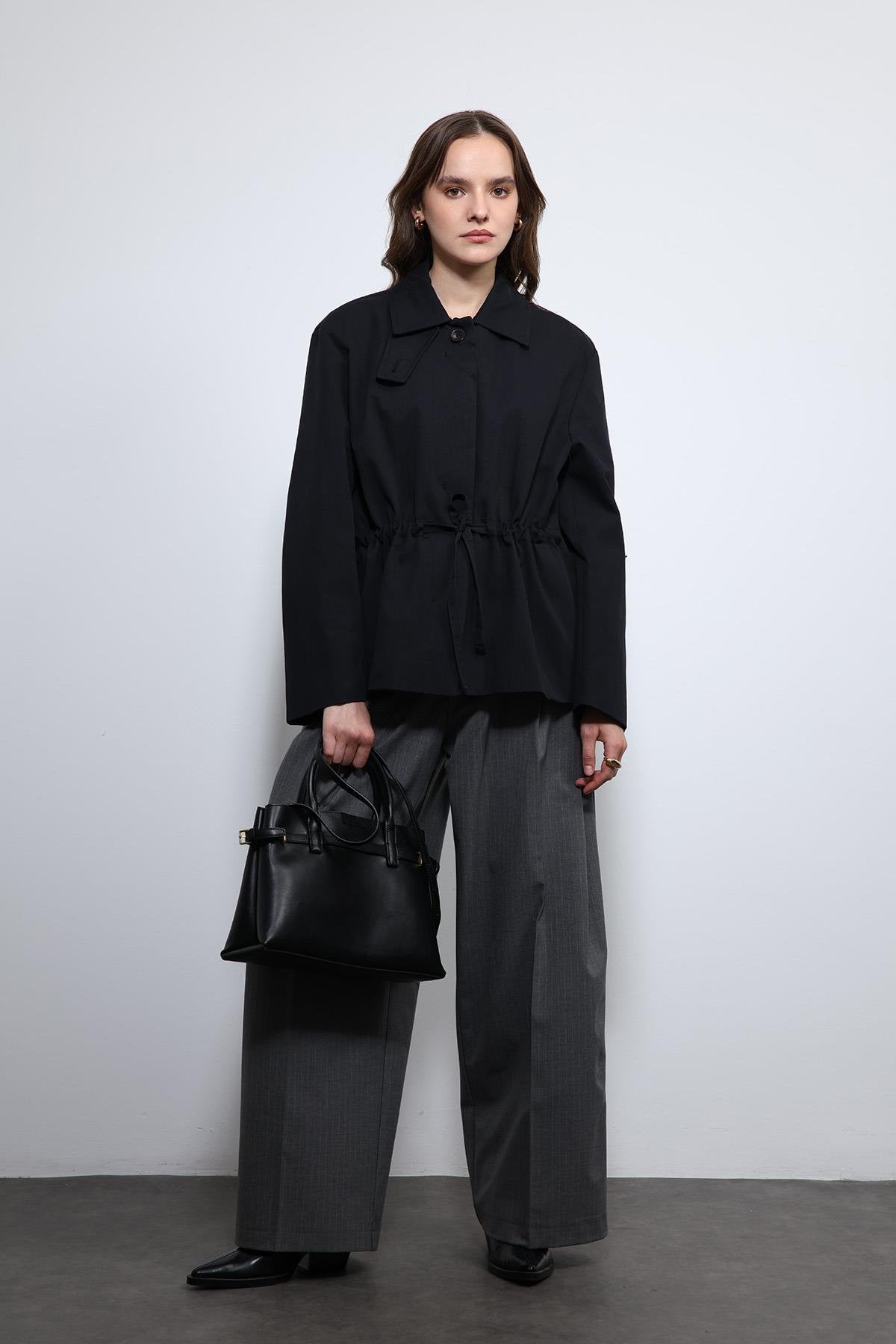 Antioch-Siyah Ayarlanabilir Bele Sahip Kısa Trençkot-Trençkot-2-Milagron.com