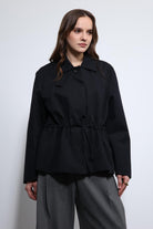 Antioch-Siyah Ayarlanabilir Bele Sahip Kısa Trençkot-Trençkot-7-Milagron.com