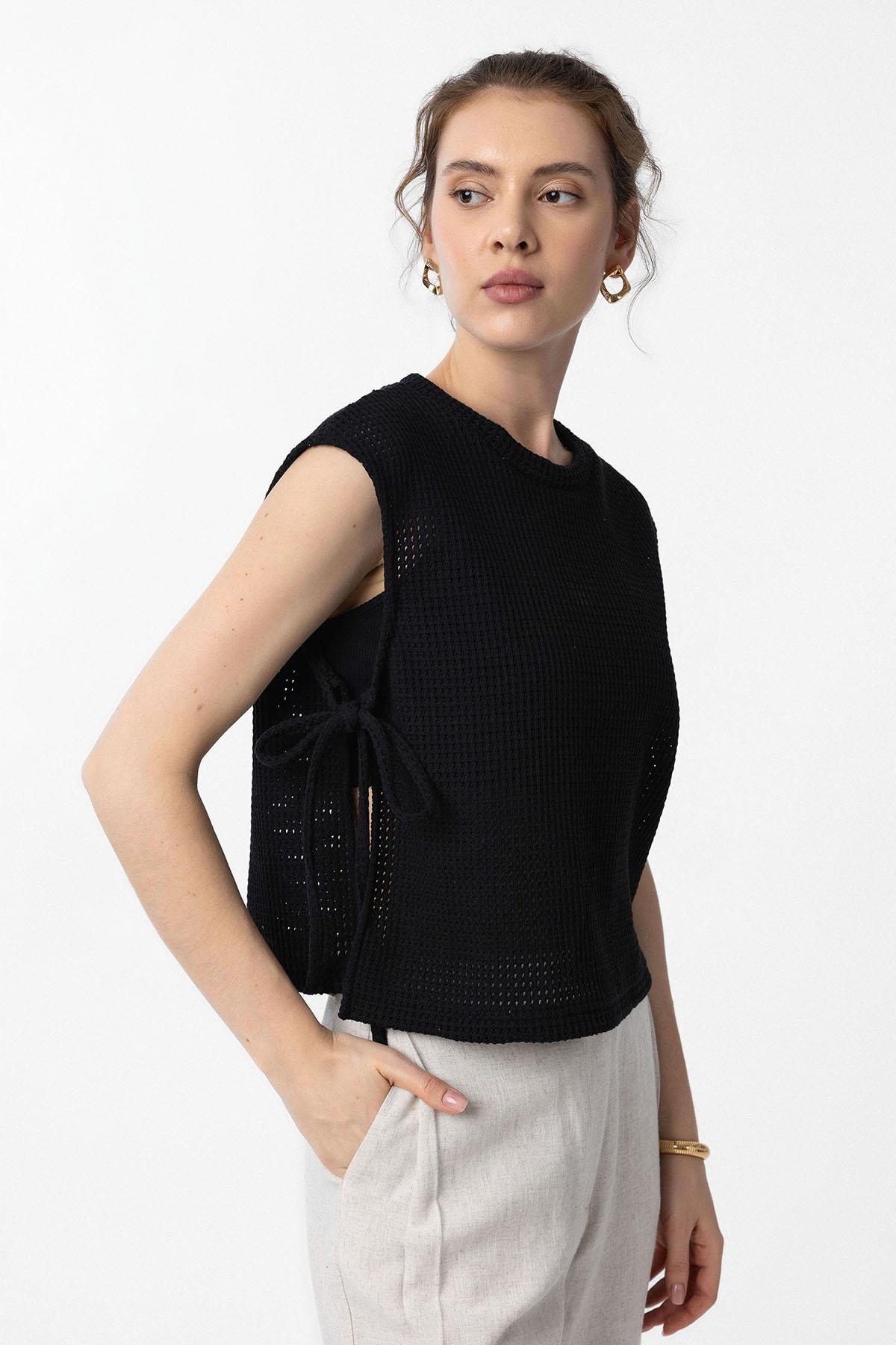 Antioch-Siyah Bağcıklı Örgü Dokulu Kadın Top-Top-1-Milagron.com