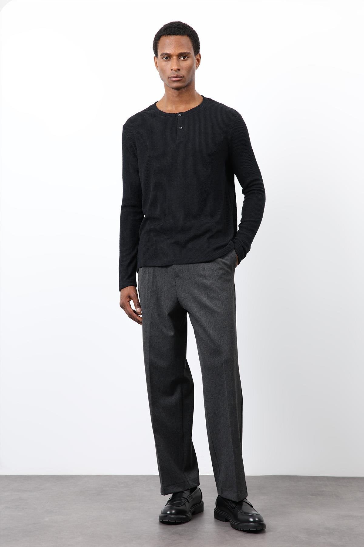 Antioch-Siyah Fitilli Düğmeli Yaka T Shirt-T-Shirt-2-Milagron.com