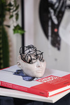 Arete Design by Egemen Umut Şen-Tutsak Beton Heykel-Heykel-1-Milagron.com