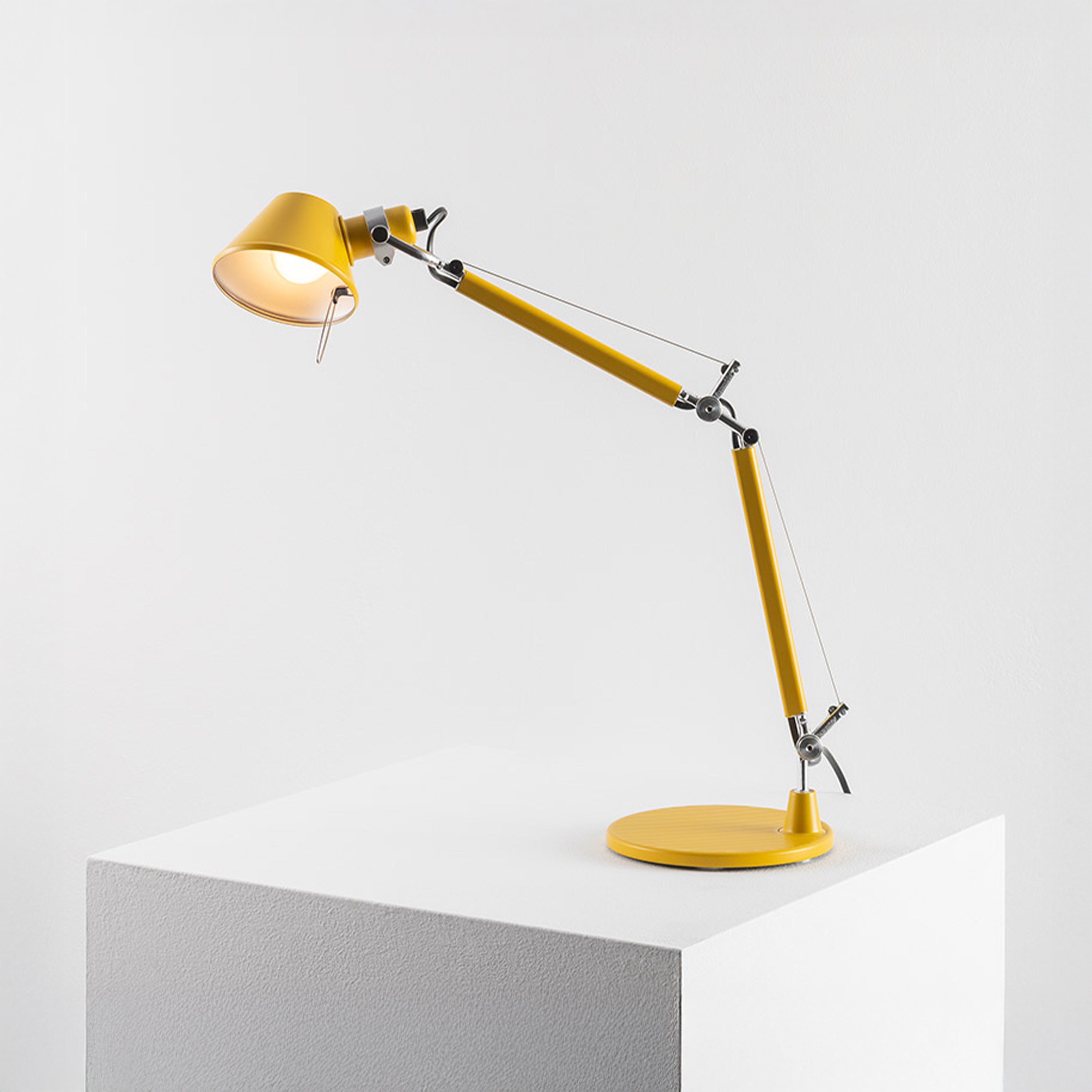 Artemide Tolomeo Micro Sarı Masaüstü Aydınlatması