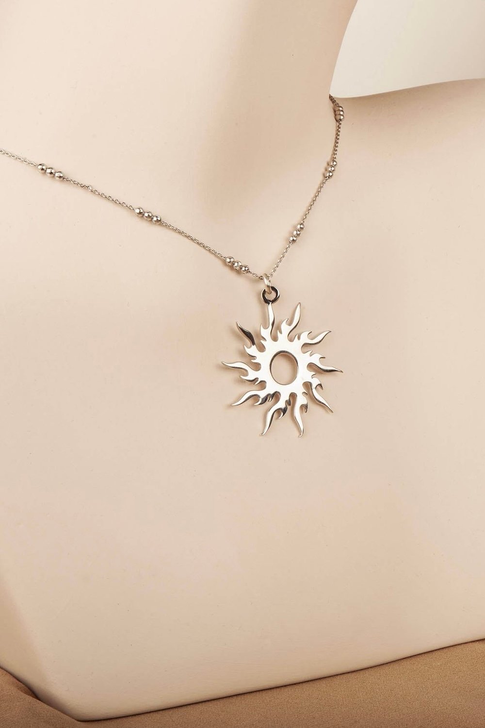 Arven’s World by Aylin Işıklı-Güneş Kolye-Kolye-3-Milagron.com