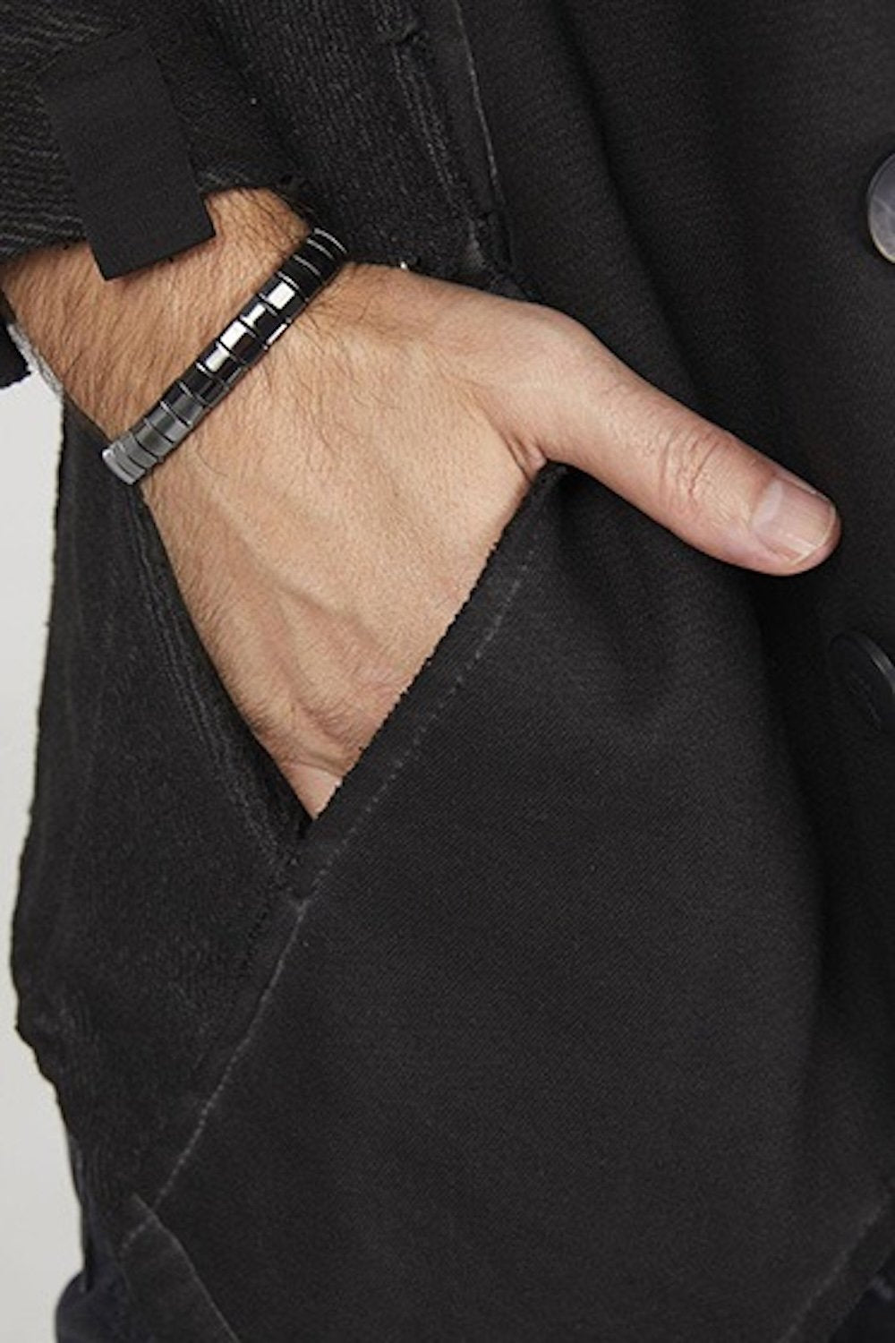 Arven’s World by Aylin Işıklı-Hemati̇t Kare Model Bi̇lekli̇k-Bileklik-2-Milagron.com