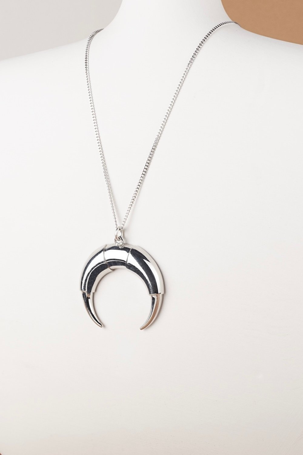 Arven’s World by Aylin Işıklı-Ters Boynuz Kolye-Kolye-4-Milagron.com