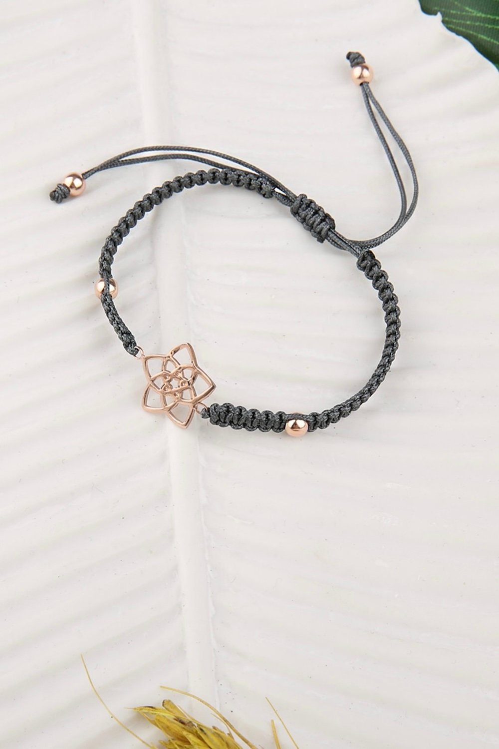 Arven’s World by Aylin Işıklı-Venüs Çi̇çeği̇ Bi̇lekli̇k-Bileklik-3-Milagron.com