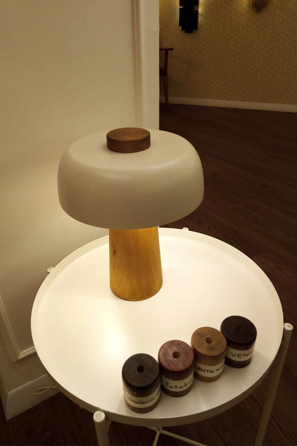 Atolye Store-Ahşap Mantar Masa Lambası Mat Beyaz-Masa Lambası-3-Milagron.com