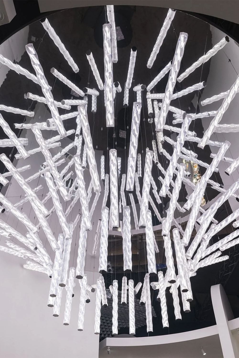 Atolye Store-Hugo Prizma Sarkıt Dikey-Avize-6-Milagron.com