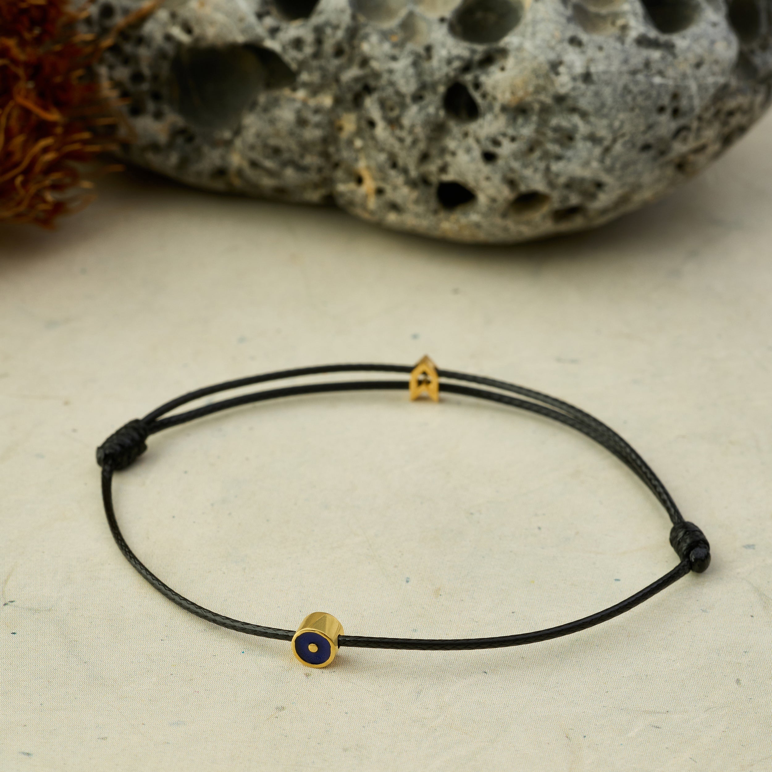 Black Eye Chance Bracelet In Gold