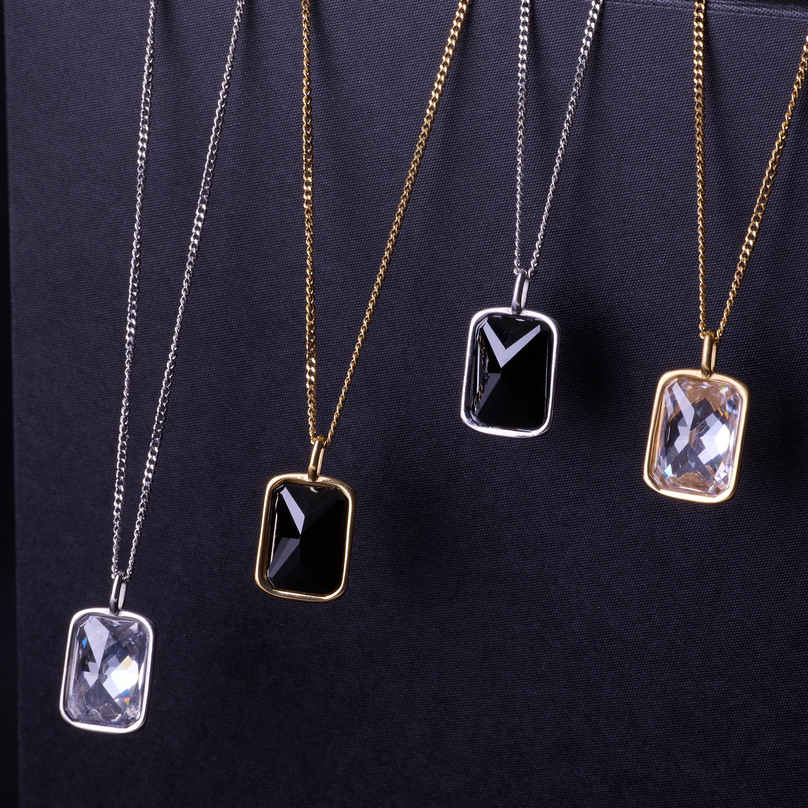 Black Stone Necklace In Gold