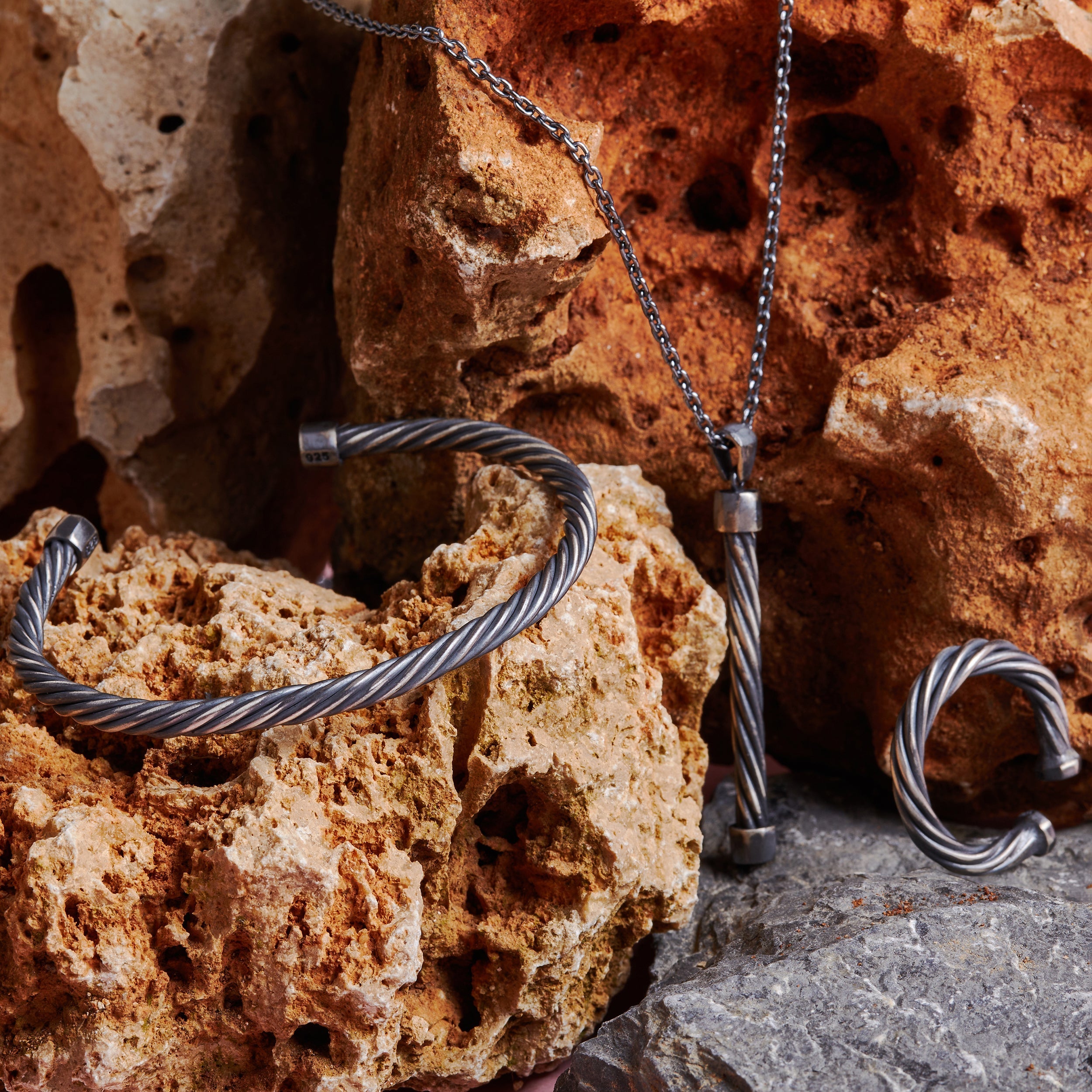 Helical Chain Bangle In Oxide