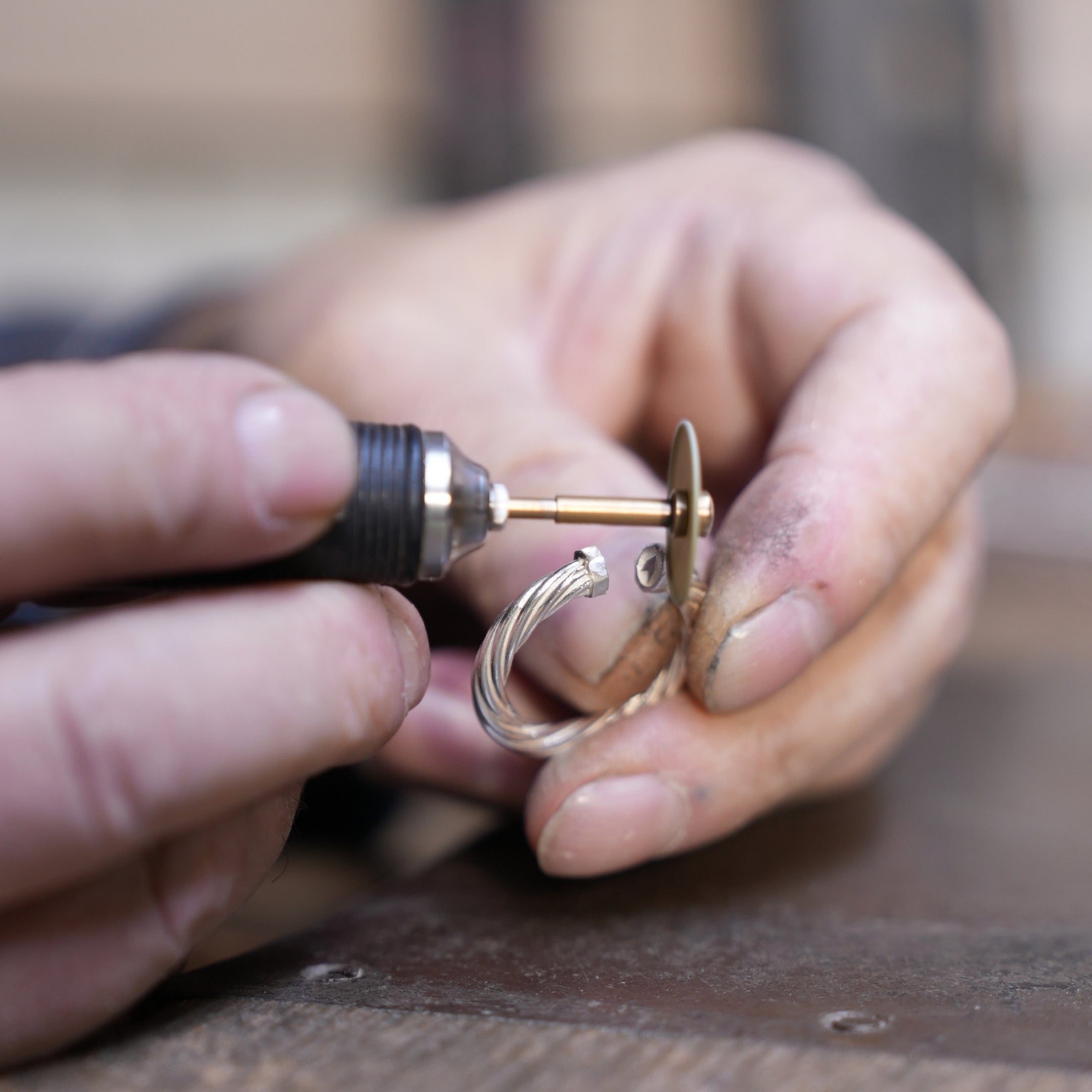 Helical Chain Ring In Gold