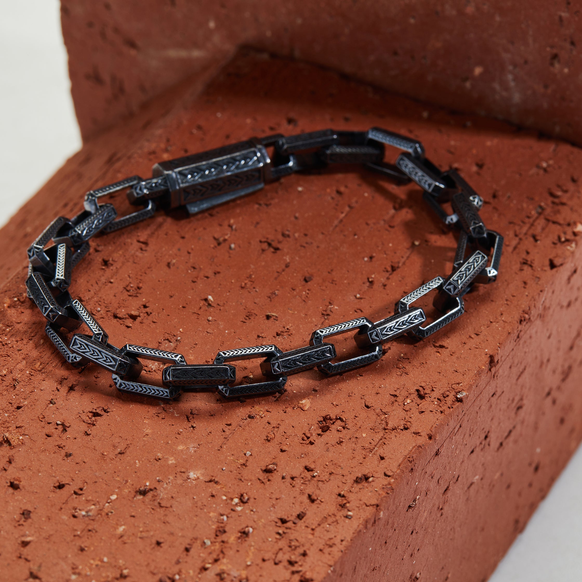 Inlaid Chain Bracelet In Oxide