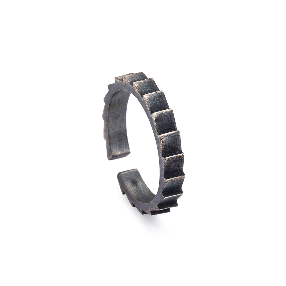 Layers Ring In Oxide