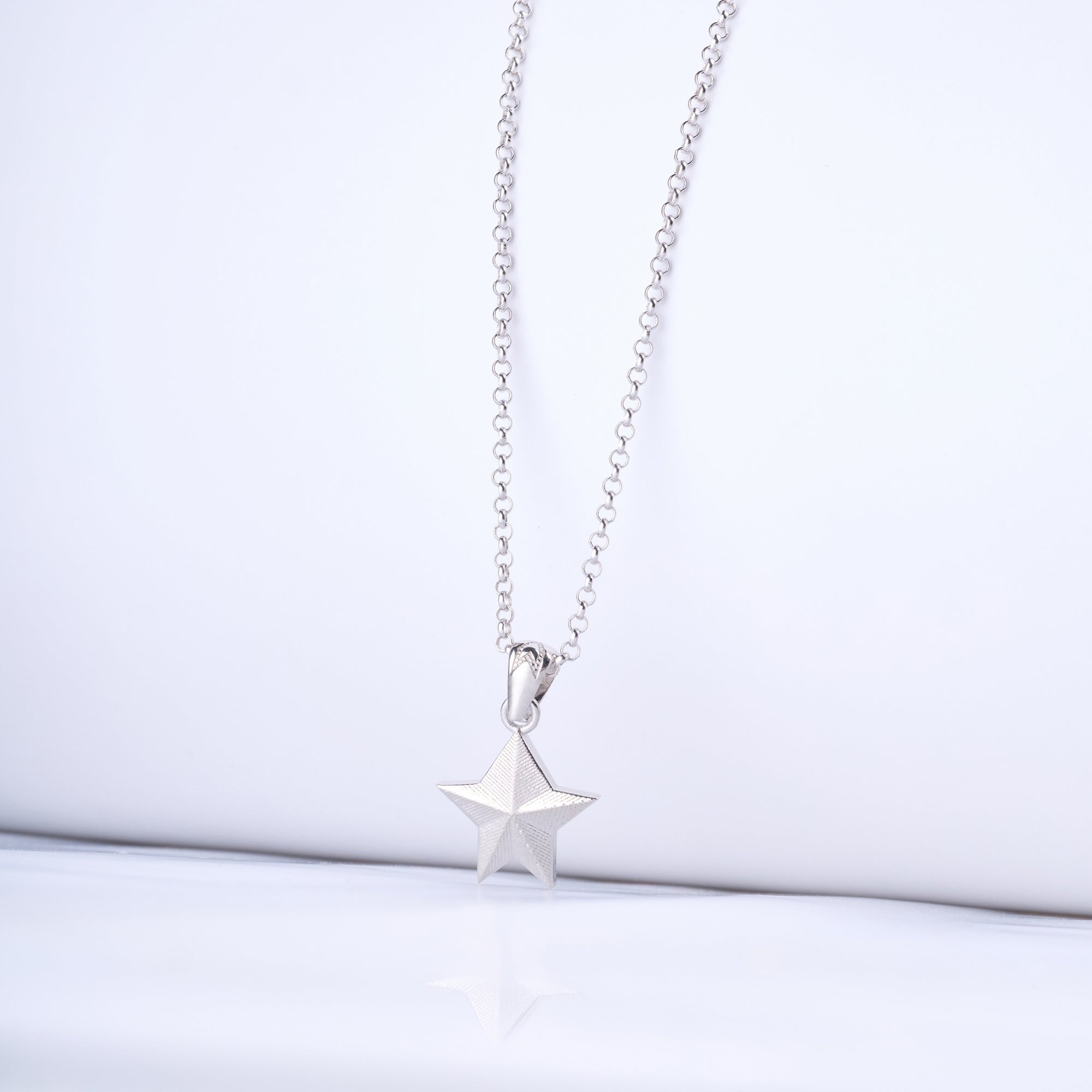 Single Star Necklace In Silver