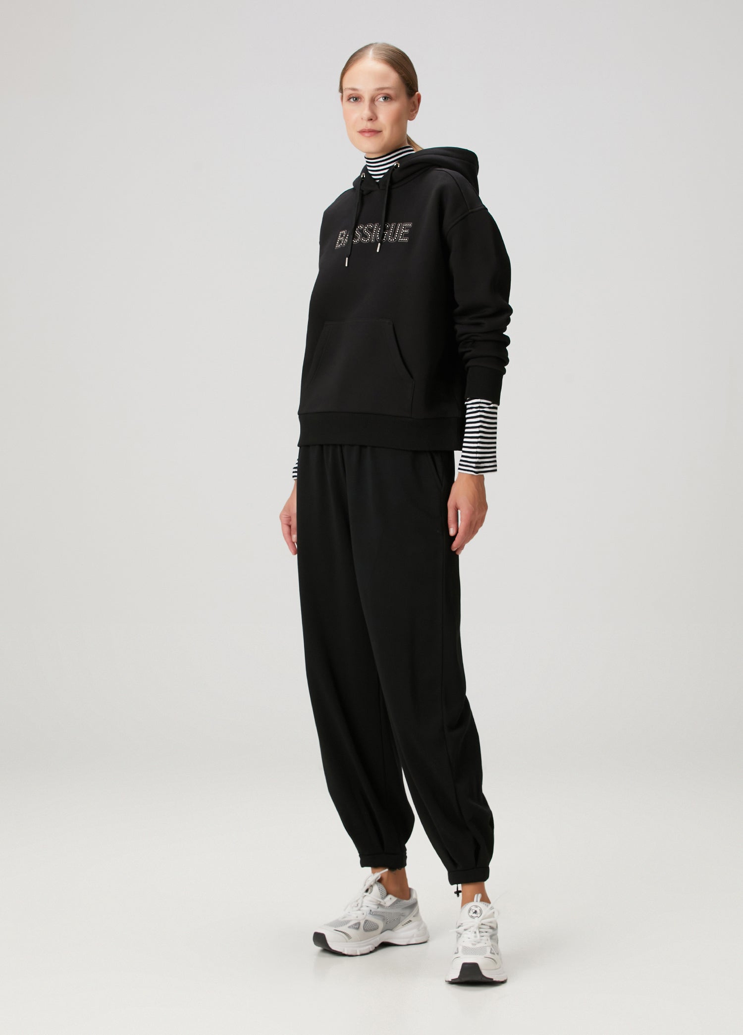 Siyah Studli Hoodie