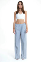 Birdiejay-Morpho Aurora Reflekti̇f Detaylı Paraşüt Pantolon Buz Gri̇si̇-Pantolon-2-Milagron.com