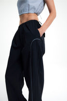 Birdiejay-Morpho Aurora Reflekti̇f Detaylı Paraşüt Pantolon Si̇yah-Pantolon-5-Milagron.com