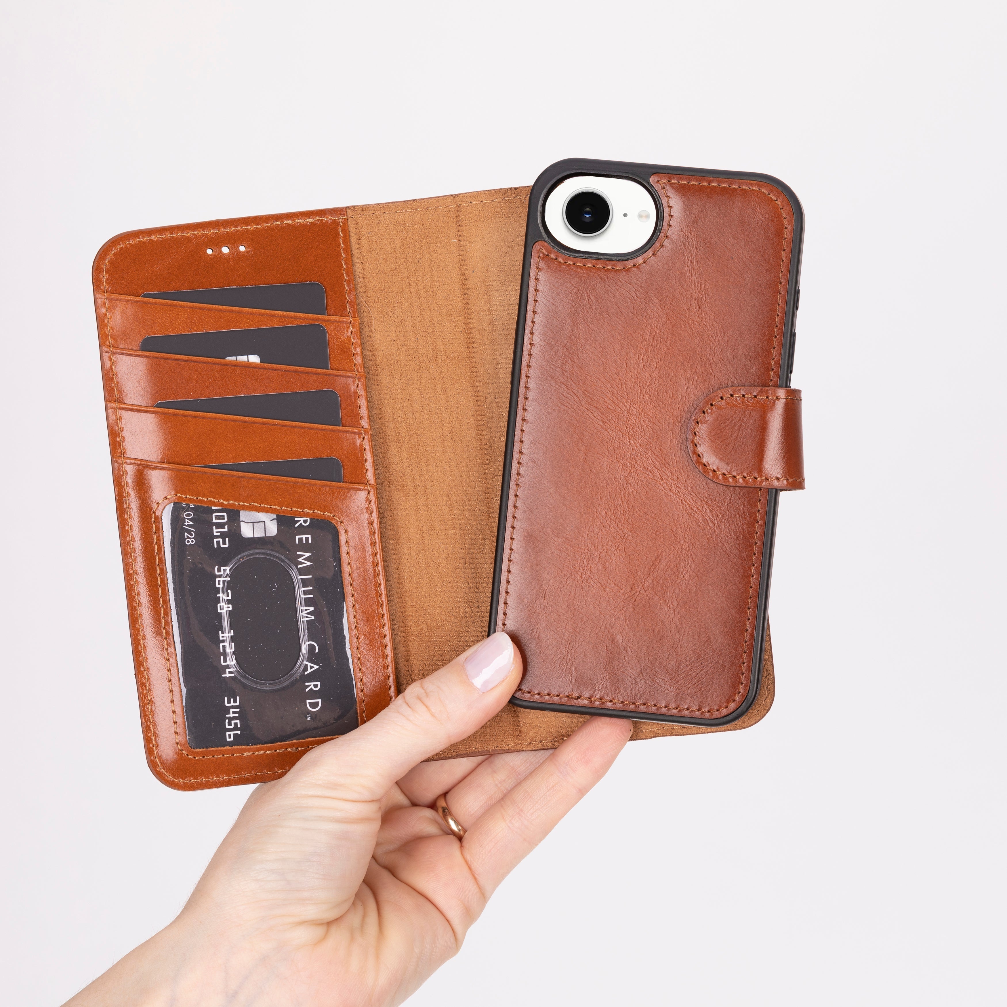 Bloomcase Magic Wallet Tan Apple Iphone 17E / 16E (6.1") Hakiki Deri Çıkarılabilir Cüzdanlı Telefon Kılıfı