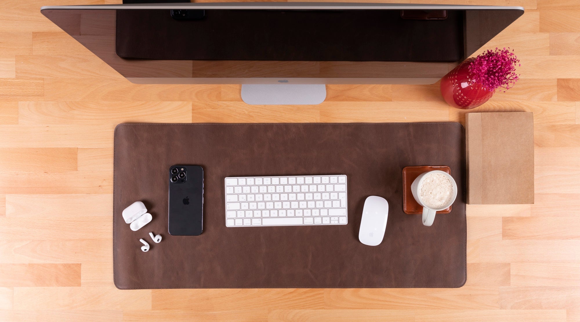 Still & Silent–Saddle Brown Large Gerçek Deri Desk Mat Macbook Altlığı(91X48Cm)