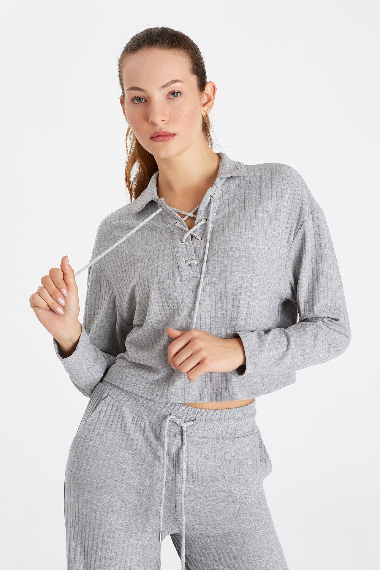 Boboist-Boboist Eva Sweatshirt Eva Bağcık Detaylı Sweatshirt-Sweatshirt-1-Milagron.com