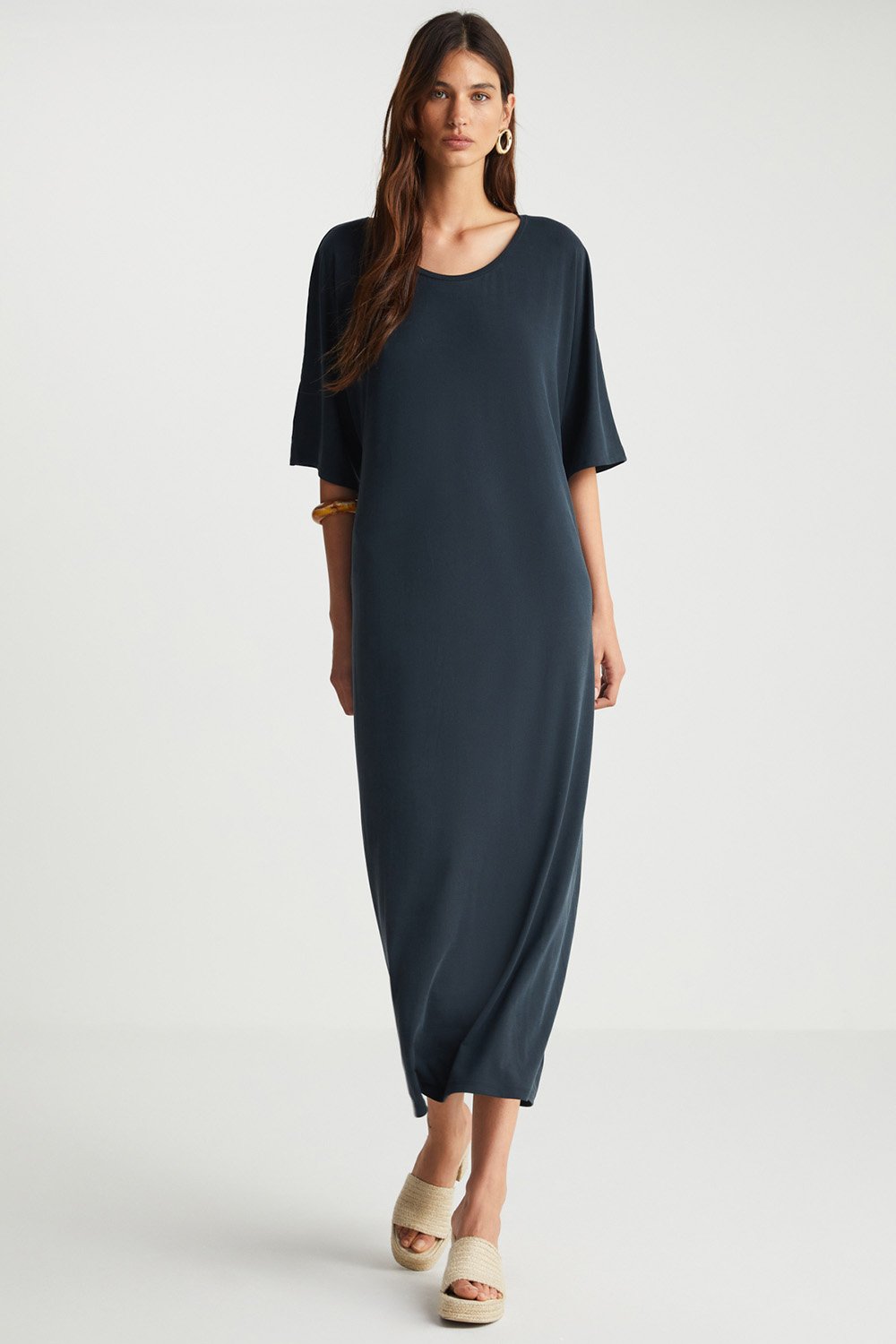 Boneqa Barcelona-Arka Detaylı Siyah Cupro Elbise-Elbise-2-Milagron.com