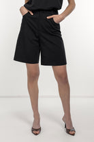 Boneqa Barcelona-Cep Detaylı Bermuda Şort-Şort-6-Milagron.com