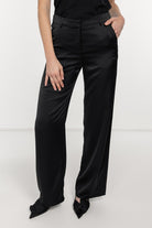 Boneqa Barcelona-Cep Detaylı Saten Fit Pantolon-Pantolon-2-Milagron.com