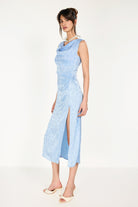 Boneqa Barcelona-Jakarlı Yandan Yırtmaç Detaylı Mavi Elbise-Elbise-2-Milagron.com