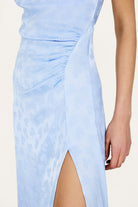 Boneqa Barcelona-Jakarlı Yandan Yırtmaç Detaylı Mavi Elbise-Elbise-3-Milagron.com