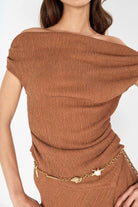 Boneqa Barcelona-Kayık Yaka Tarçın Top-T-Shirts-3-Milagron.com