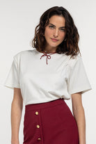 Boneqa Barcelona-Pamuklu Ekru Basic Tişört-T-Shirts-5-Milagron.com