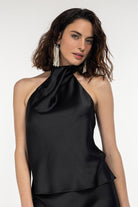 Boneqa Barcelona-Pileli Halter Yaka Siyah Bluz-Bluz-1-Milagron.com