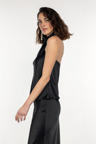 Boneqa Barcelona-Pileli Halter Yaka Siyah Bluz-Bluz-5-Milagron.com