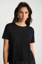 Boneqa Barcelona-Sırtı Açık Siyah Basic Tişört-T-Shirts-5-Milagron.com