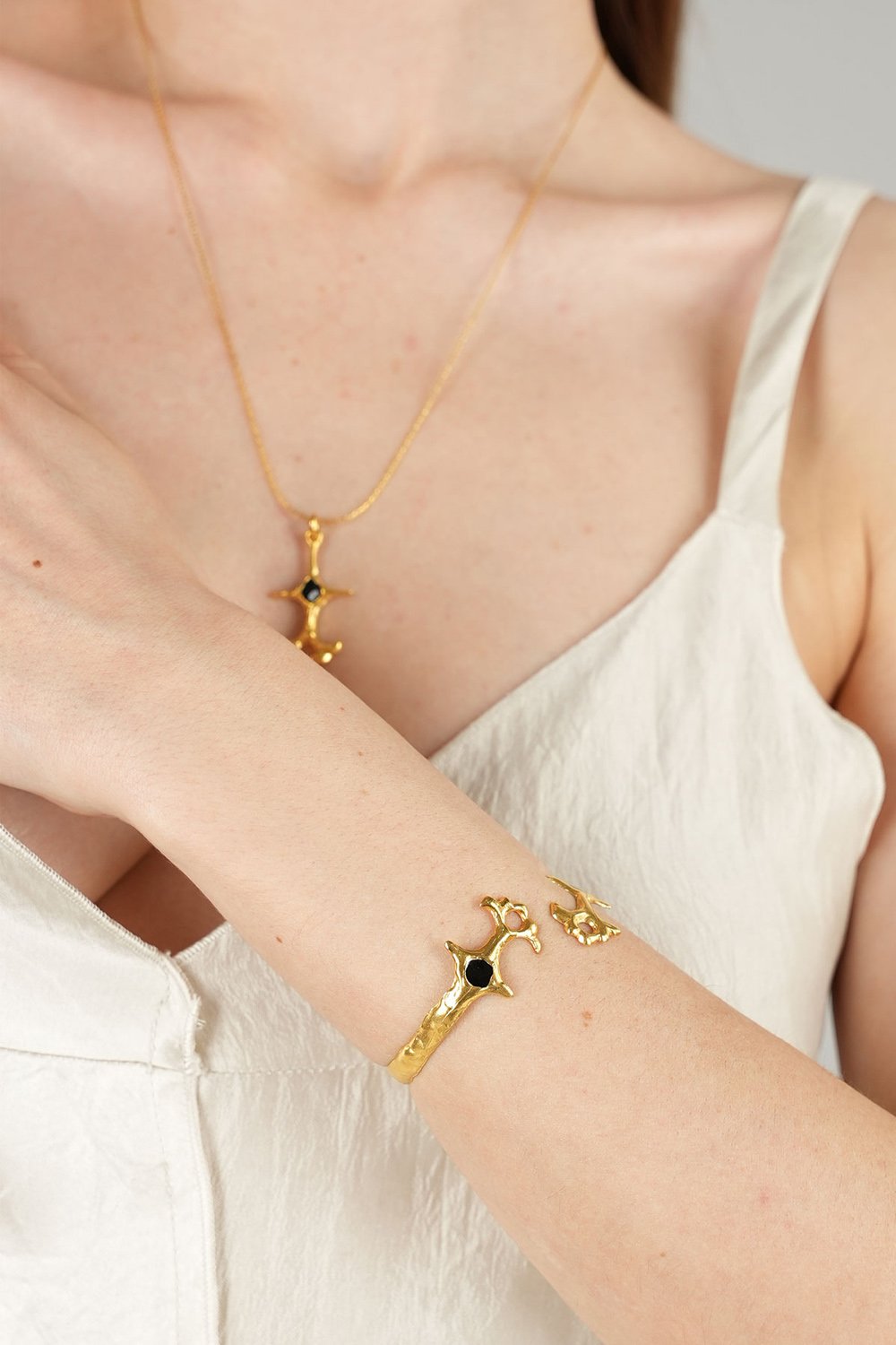 Brambuta-Ankh Siyah Mineli Gold Bileklik-Bileklik-2-Milagron.com