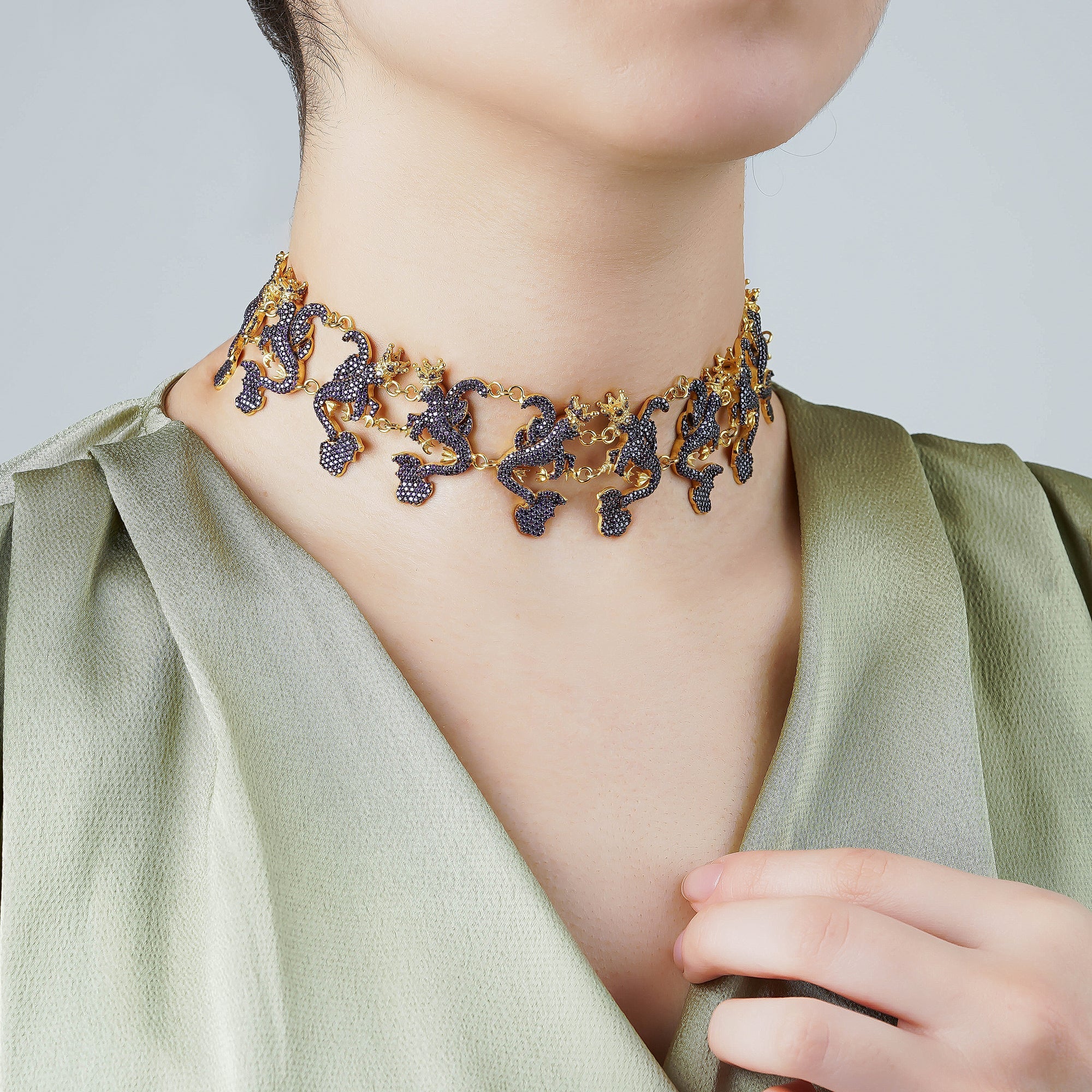 Jr. Secret Of The Universe Mor Kristal Mitolojik Dragon Choker/Kolye