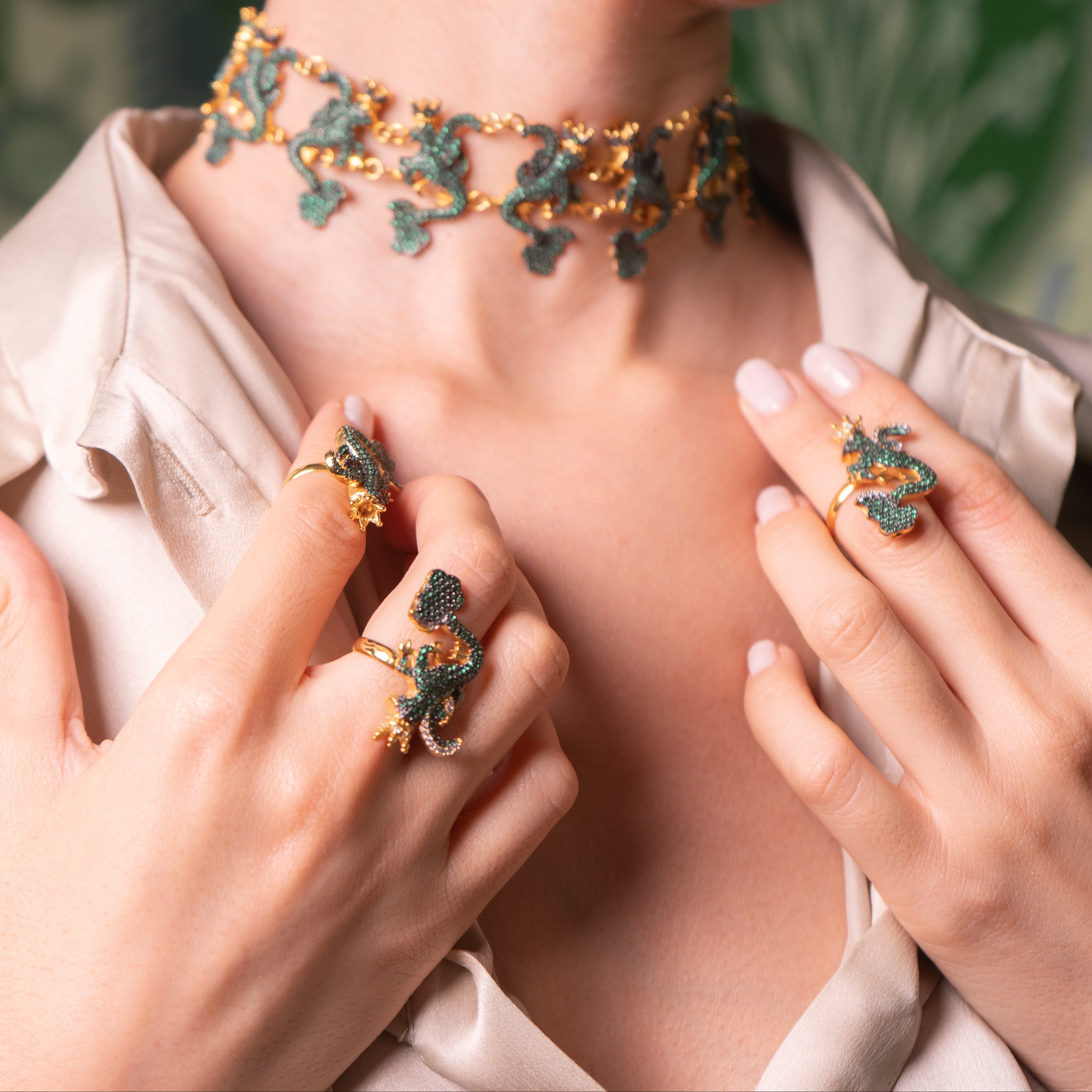 Jr. Secret Of The Universe Yeşil Mitolojik Dragon Choker/Kolye