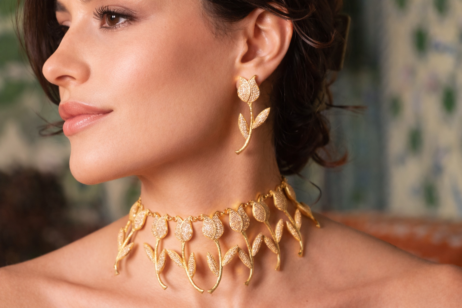 Lale Devri Şampanya Kristal Choker