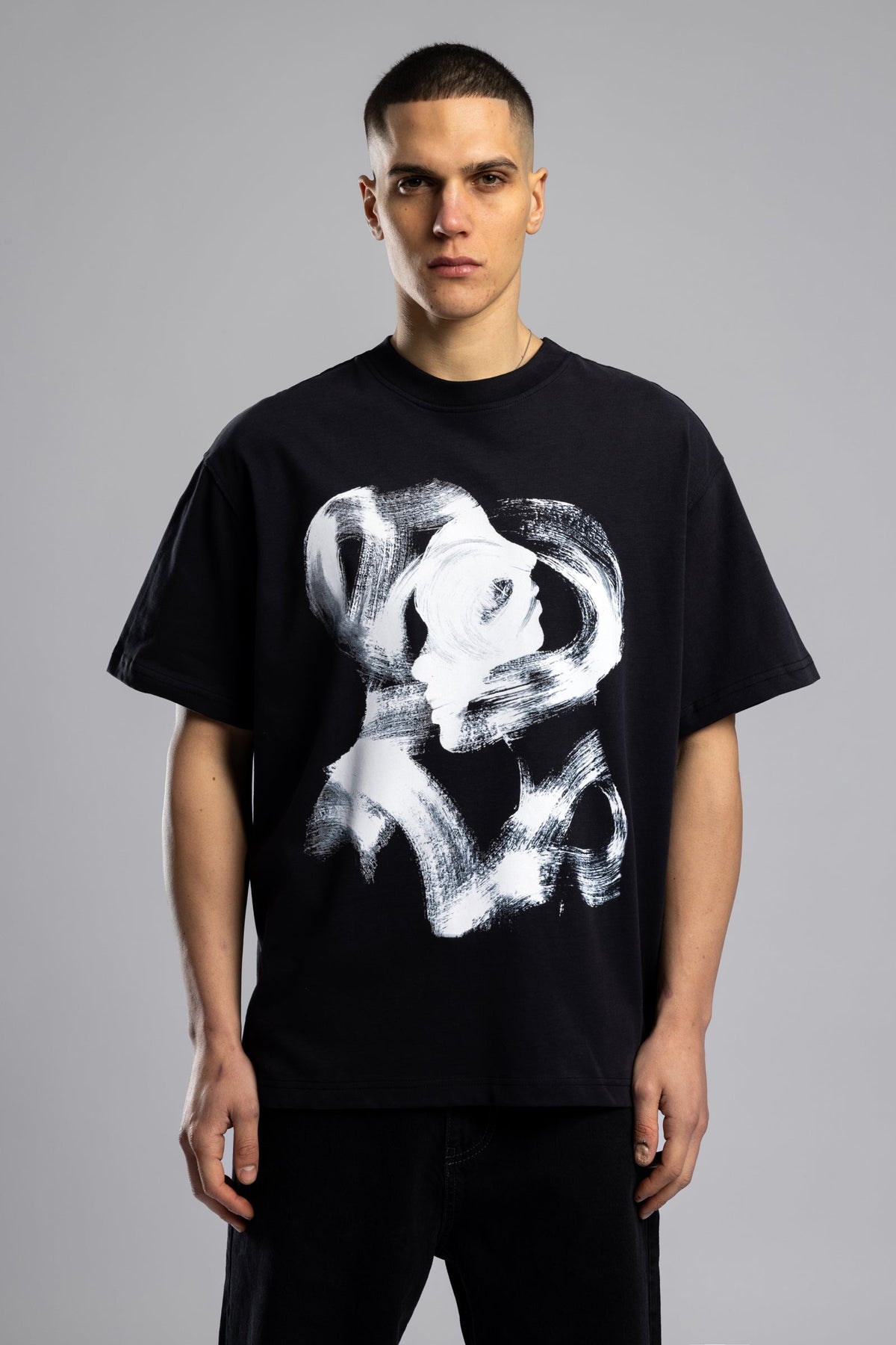 Soyut Yüz Baskılı T-Shirt