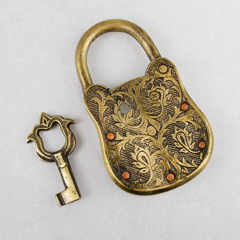 Coho Objet-Coho Brazen İşlemeli Dekoratif Pirinç Kilit & Anahtar-Dekoratif Objeler-4-Milagron.com