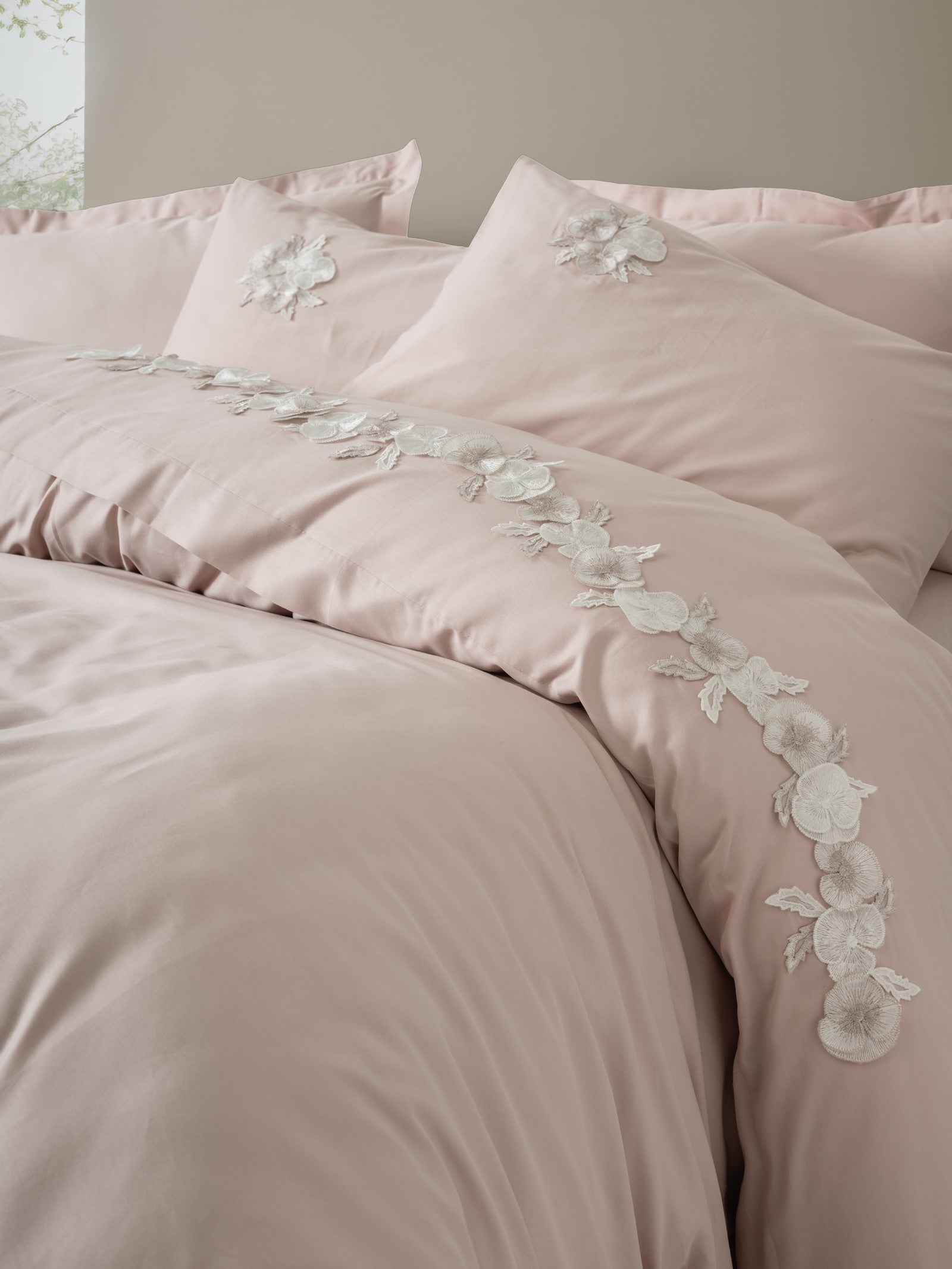 Cotton Box 3D Nakışlı Saten Çift Kişilik Nevresim Takımı Zena Lila