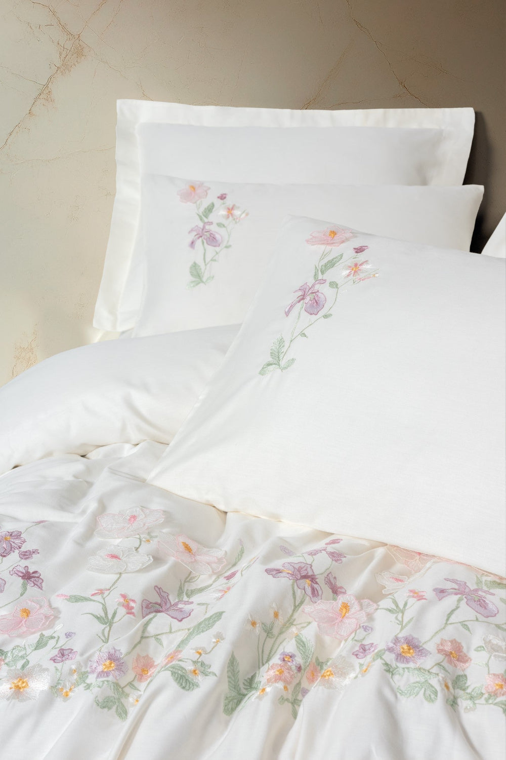 Cotton Box-3D Nakışlı Saten Çift Kişilik Nevresim Takımı Zephy Ekru-Nevresim Takımı-2-Milagron.com