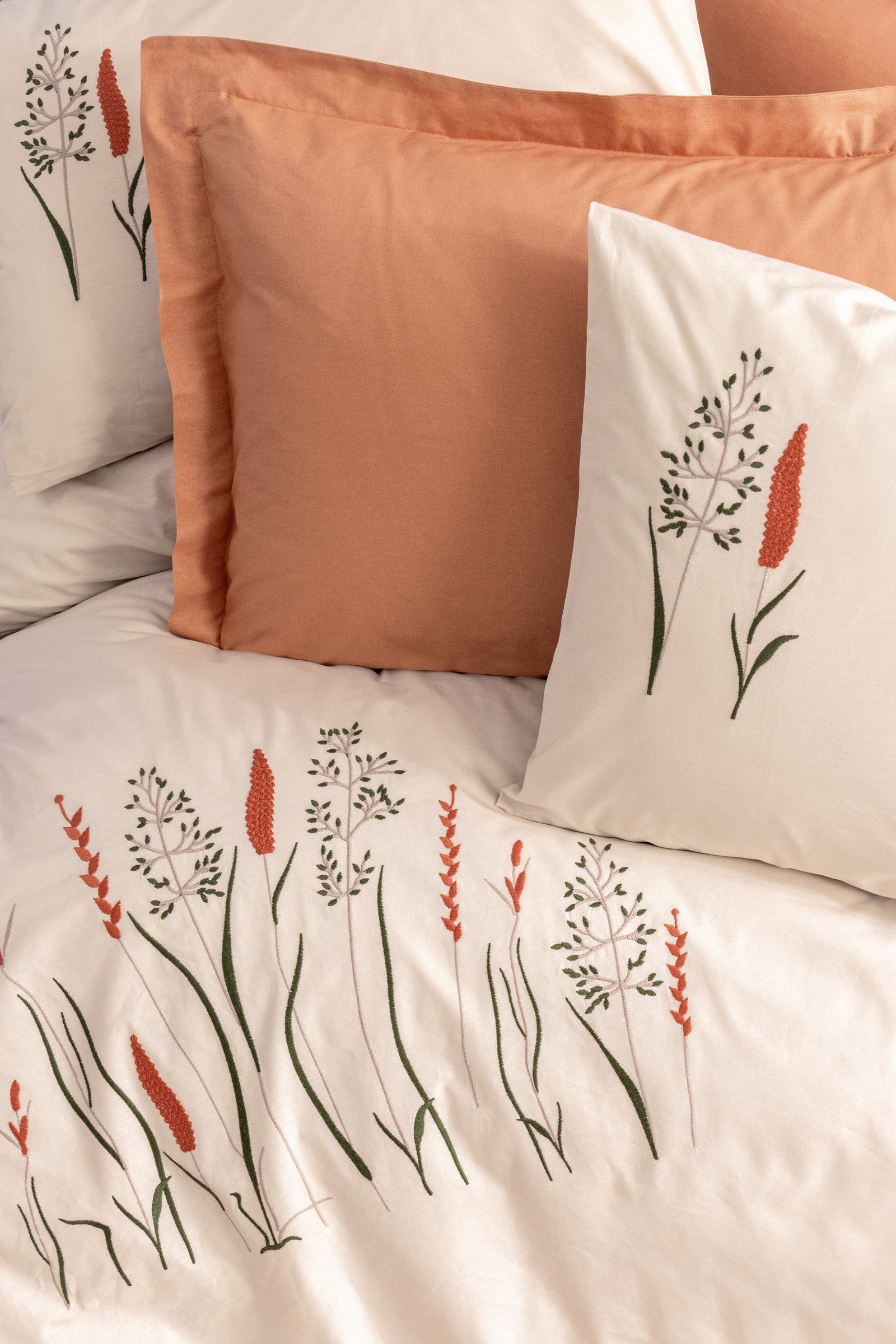 Cotton Box-Nakışlı Ranforce Çift Kişilik Nevresim Takımı Maia Karamel-Nevresim Takımı-2-Milagron.com