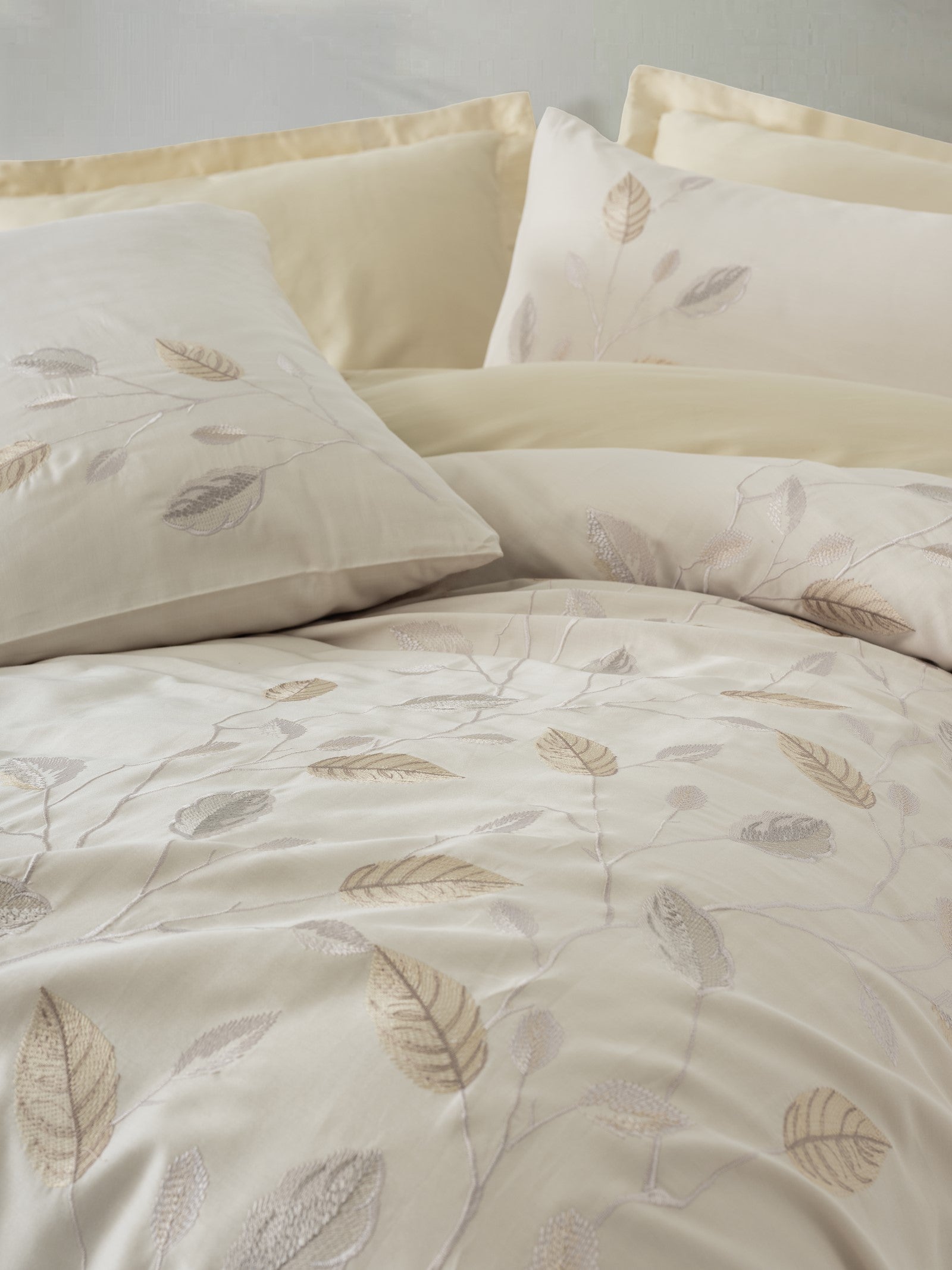 Cotton Box Nakışlı Saten Çift Kişilik Nevresim Takımı Blade Bej